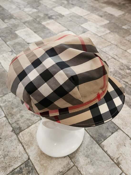 Burberry Nova Check Newsboy Cap, Authentic display picture 1